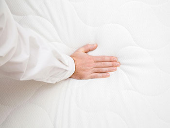 Pourquoi les experts recommandent l'achat de matelas polyéther en magasin